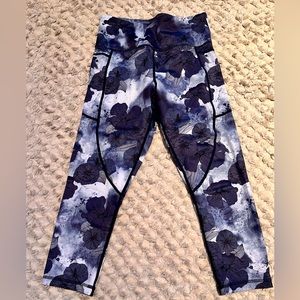 Zyia Blue Floral Like New Capri